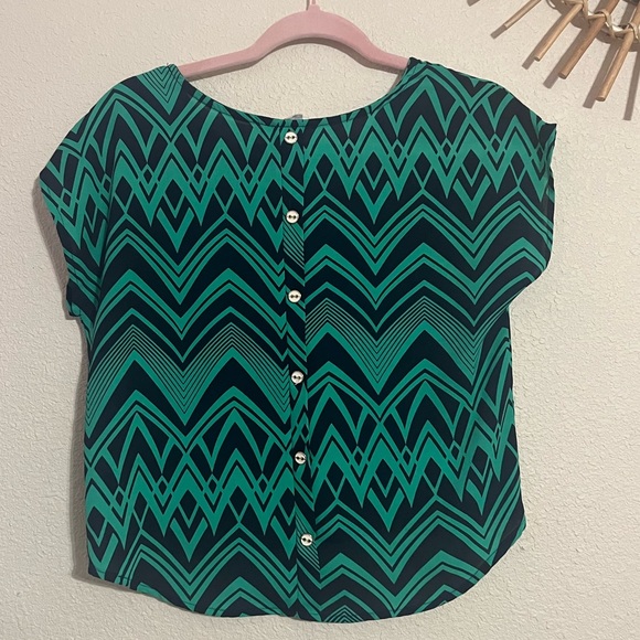A’GACI Chevron Mixed Design Top - Picture 2 of 3